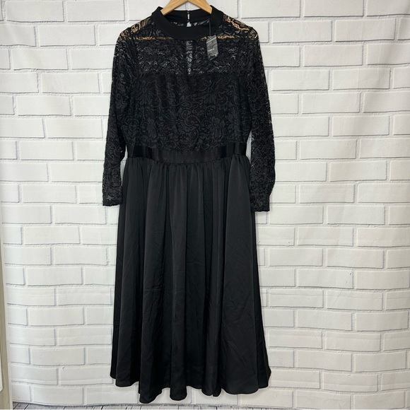 Torrid Black Lace Mock Neck Skater Midi Dress size 18 - Picture 3 of 9